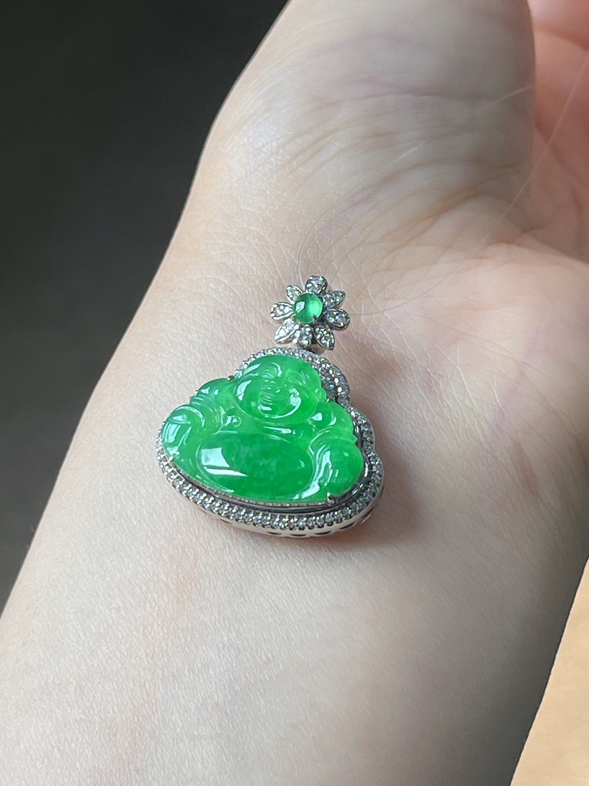 翡翠冰糯种绿色佛公吊坠，印记：G18K,伴钻石