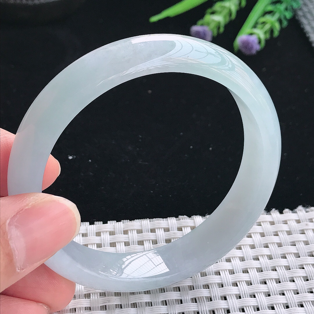 实拍天然翡翠56.8/13.2/7.6老坑冰胶水灵天空蓝手镯翡翠玉镯手环