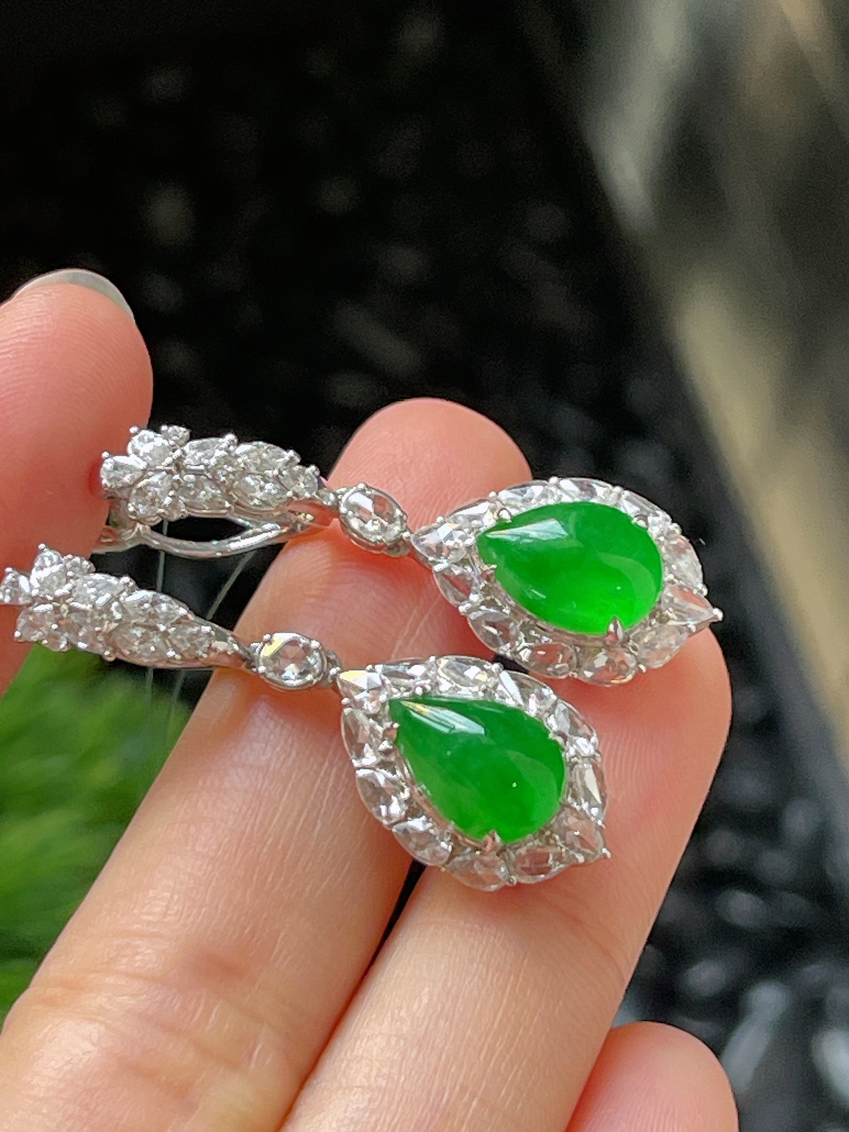 翡翠冰绿耳坠，印记：Au750,伴钻石