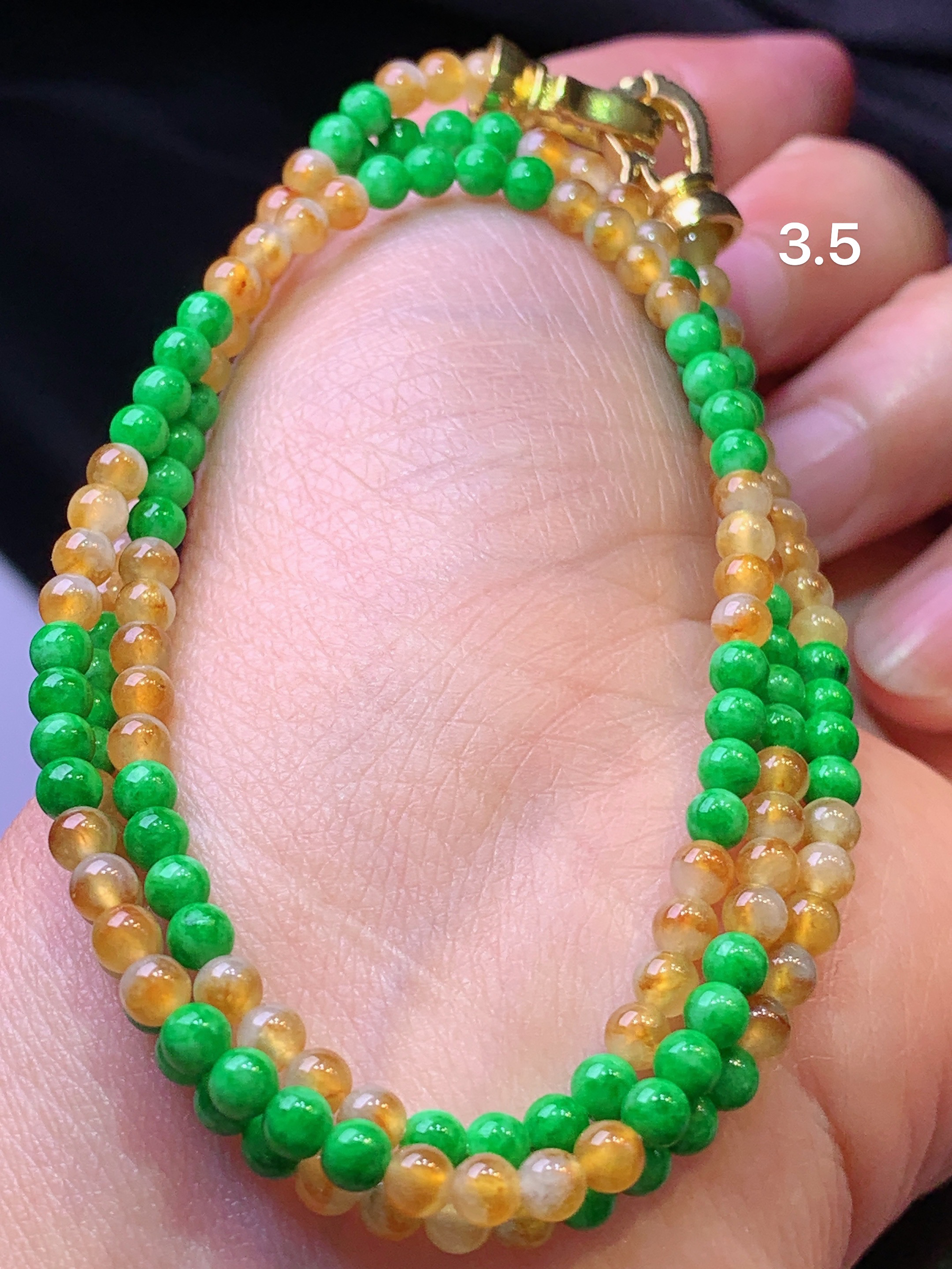 18k金钻镶嵌黄绿圆珠项链 玉质细腻 色泽艳丽清新 水润亮眼 整体尺寸3.5z1