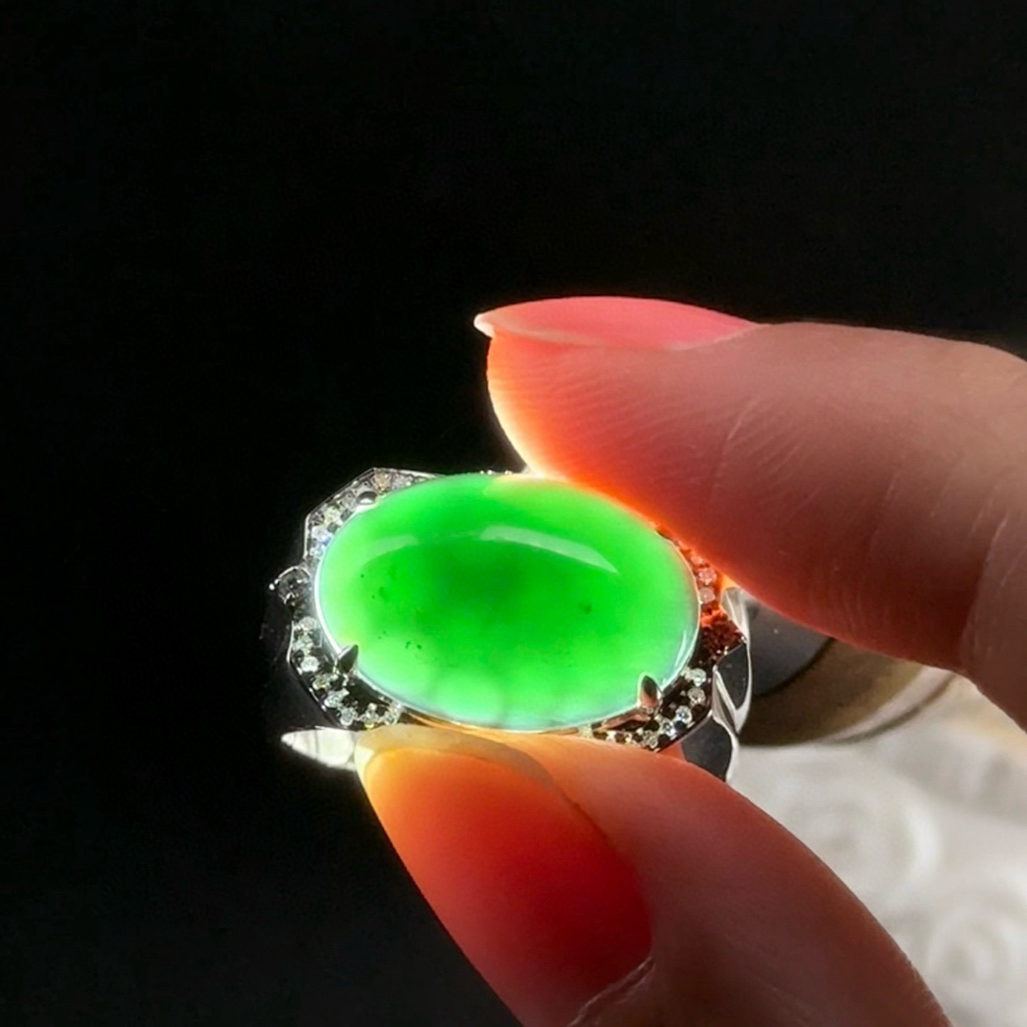 精品18k墨翠蛋面男戒 种好色正 黑度极好 打灯通透 油性十足 尺寸16.4