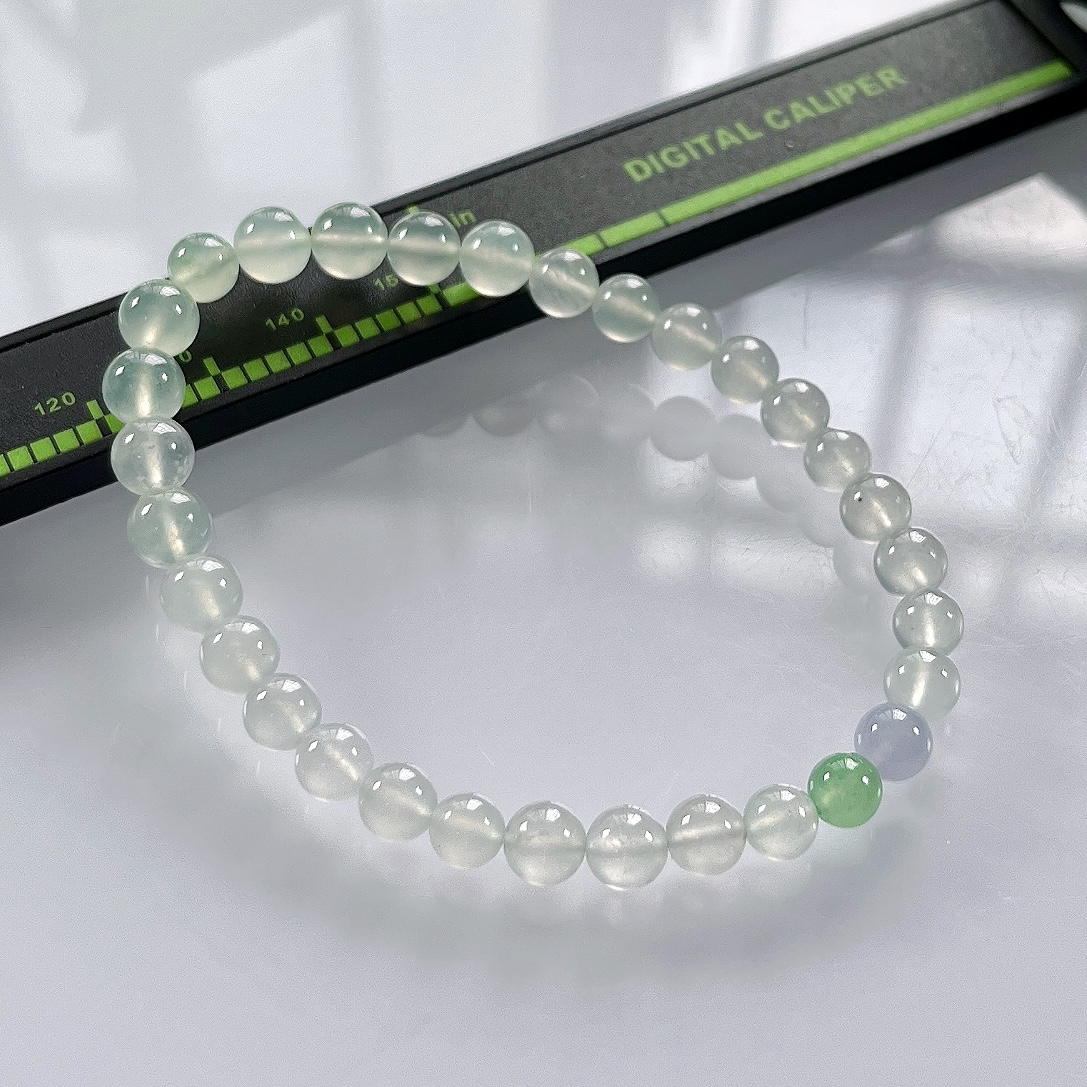 缅甸天然翡翠A货，卡6.3高冰种起光起胶圆珠手串手链，尺寸：大珠6.3mm～小珠5.5/31颗，重量：11.24g