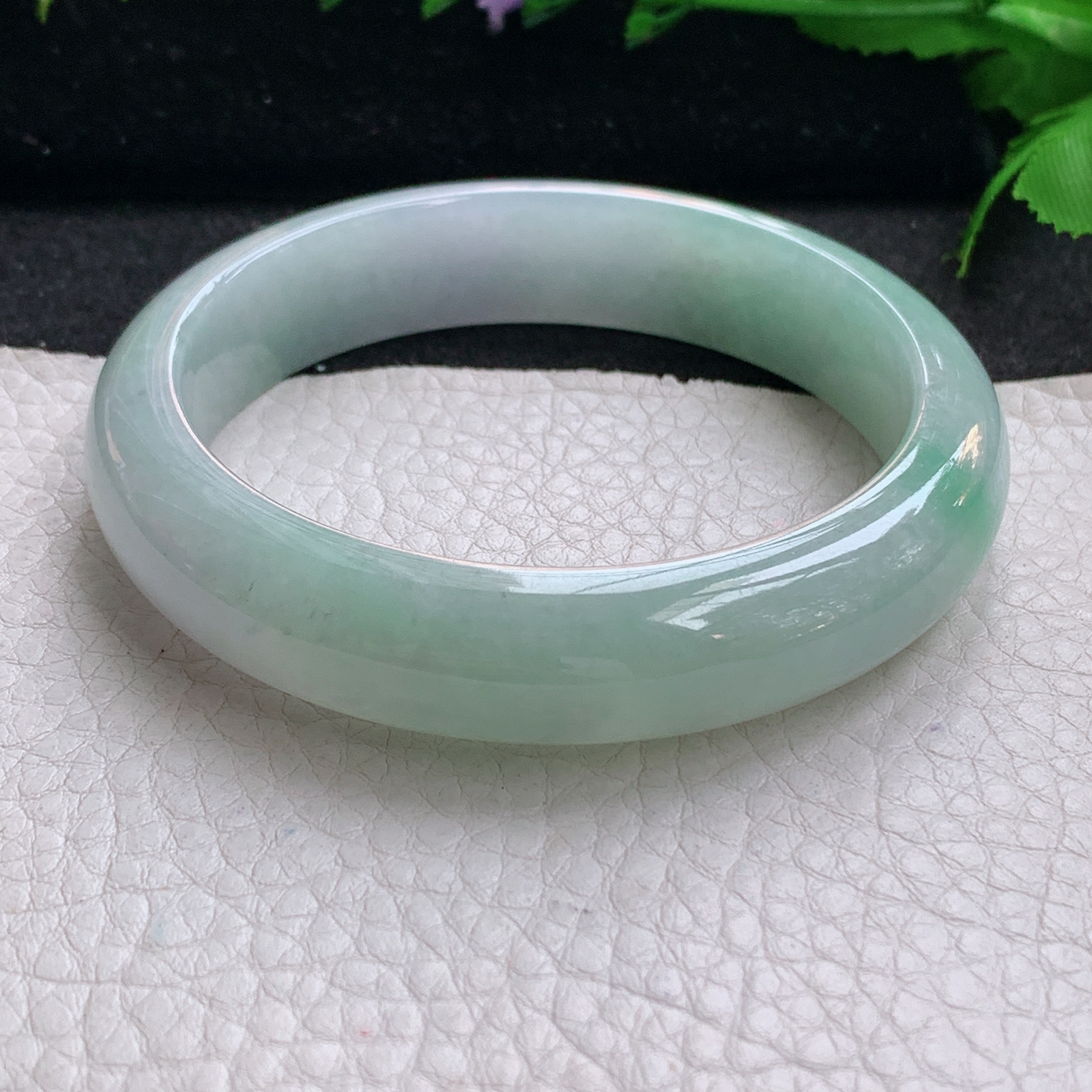 js实拍58*13.3*8.2平安镯 天然缅甸翡翠A货手镯清爽飘绿正圈玉手环