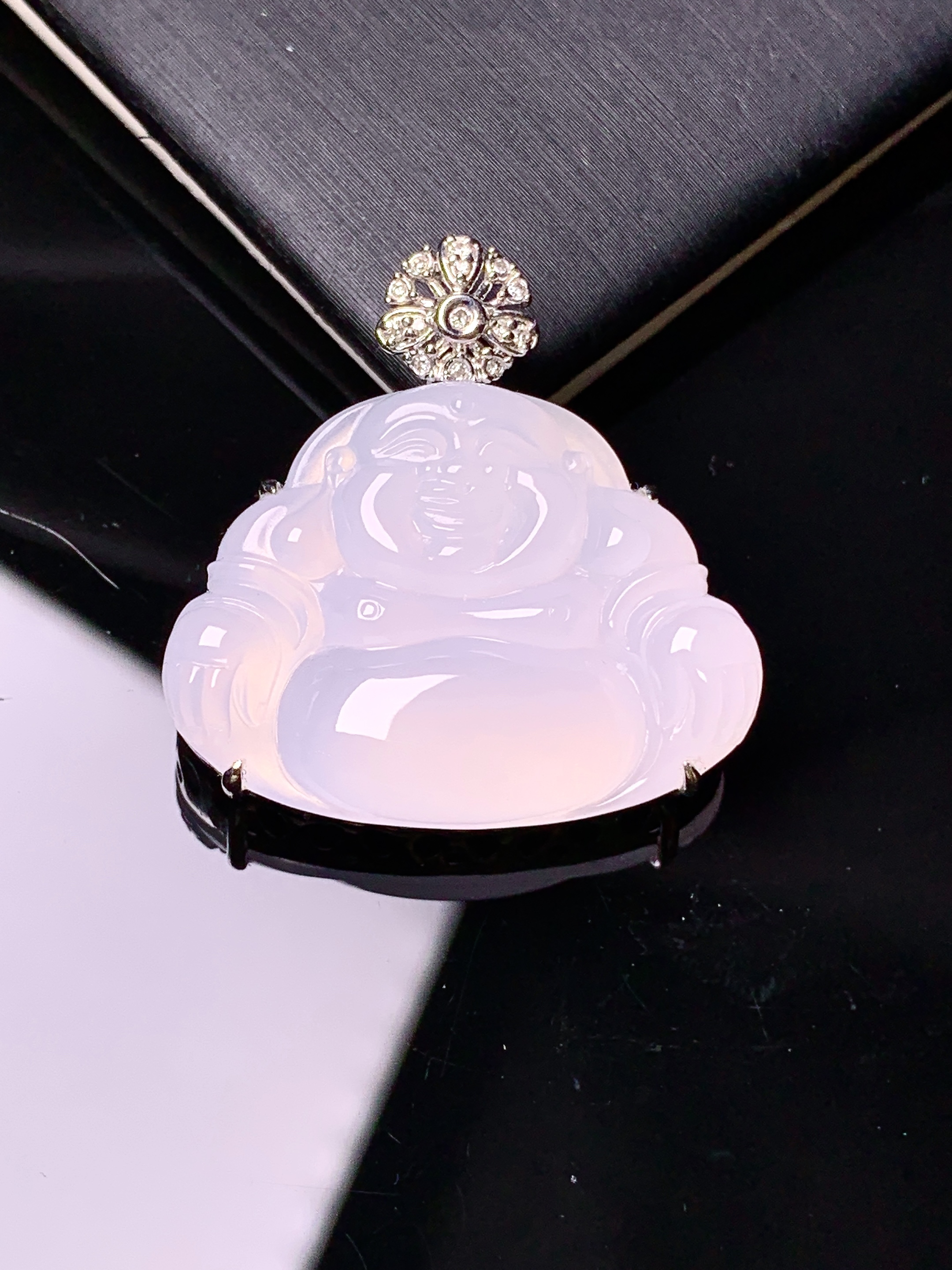 18k金钻镶嵌冰种佛公吊坠 玉质细腻 色泽艳丽清新 水润亮眼 整体尺寸28.3*27.5*7.2y4