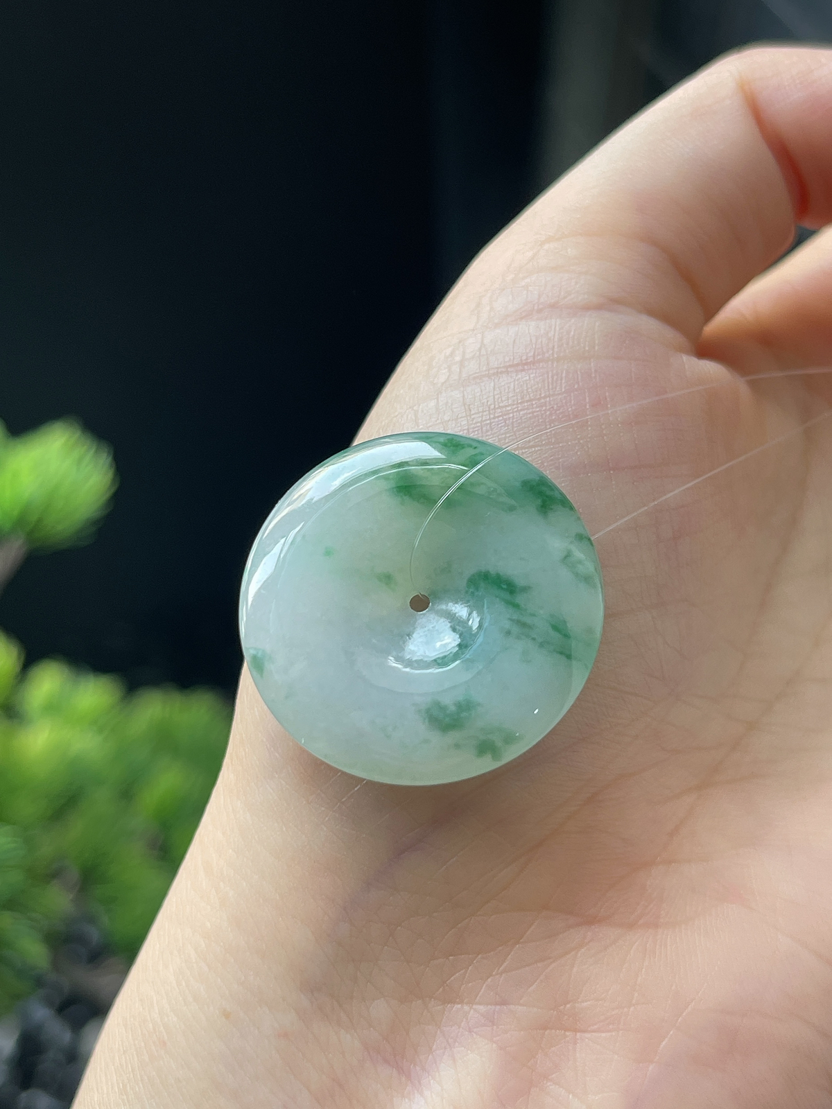 翡翠冰糯种飘绿平安扣