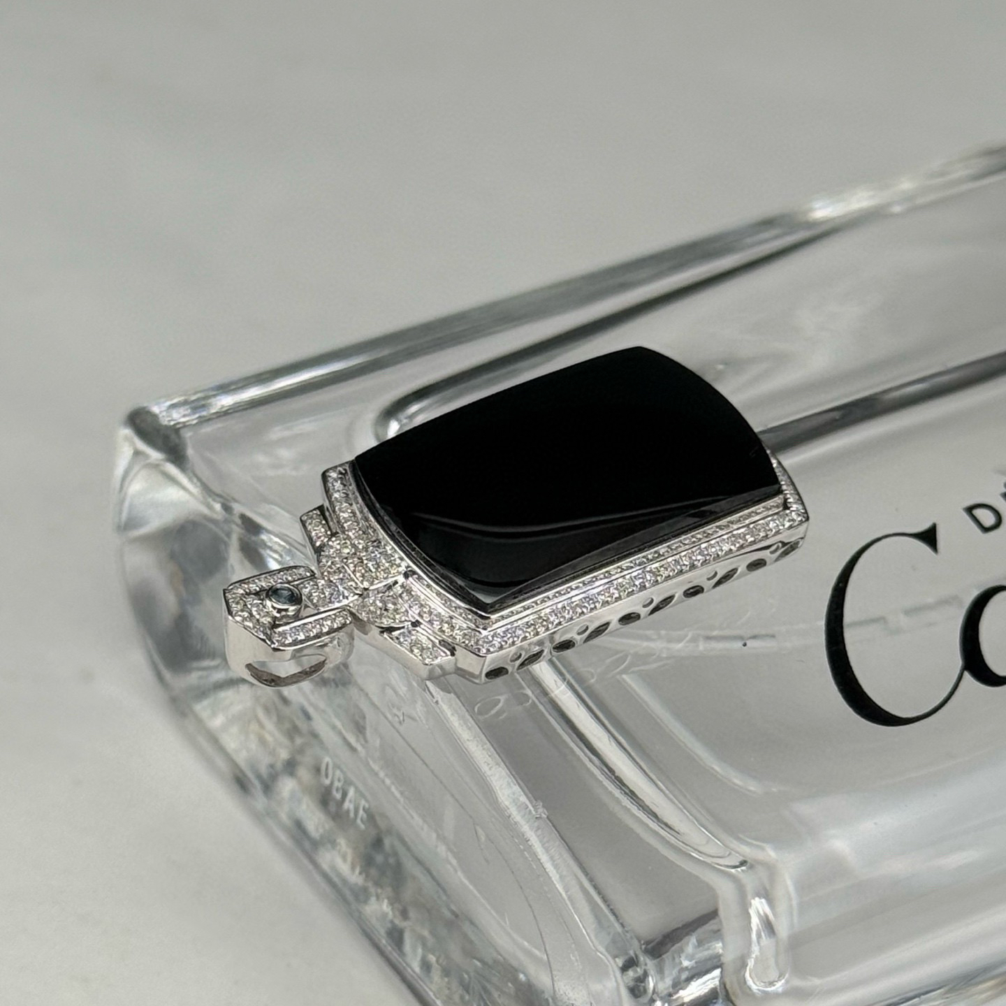 精品18k墨翠马鞍吊坠 种好色正 黑度极好 打灯通透 油性十足 尺寸35.4