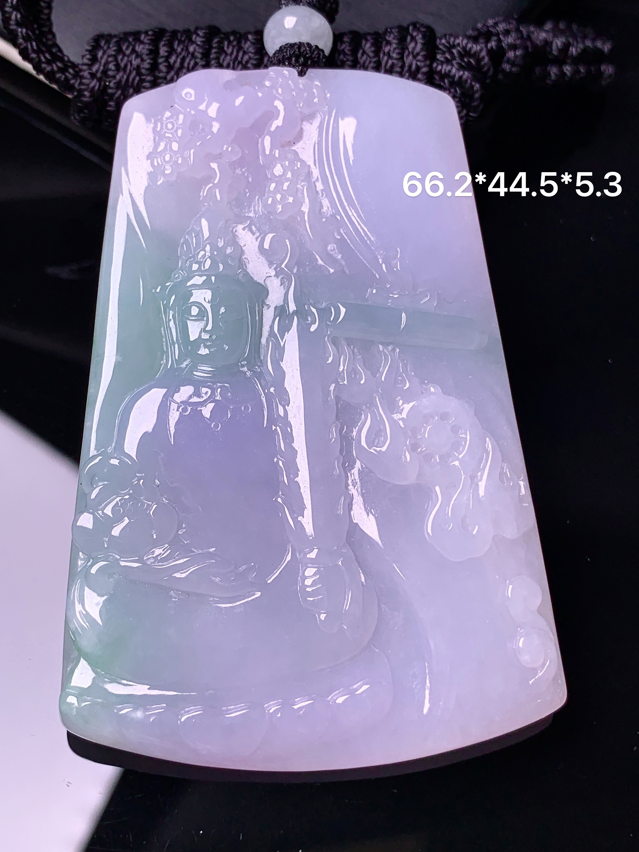 淡紫罗兰飘绿观音菩萨吊坠 玉质细腻 色泽艳丽清新 水润亮眼 整体尺寸66.2*44.5*5.3L1