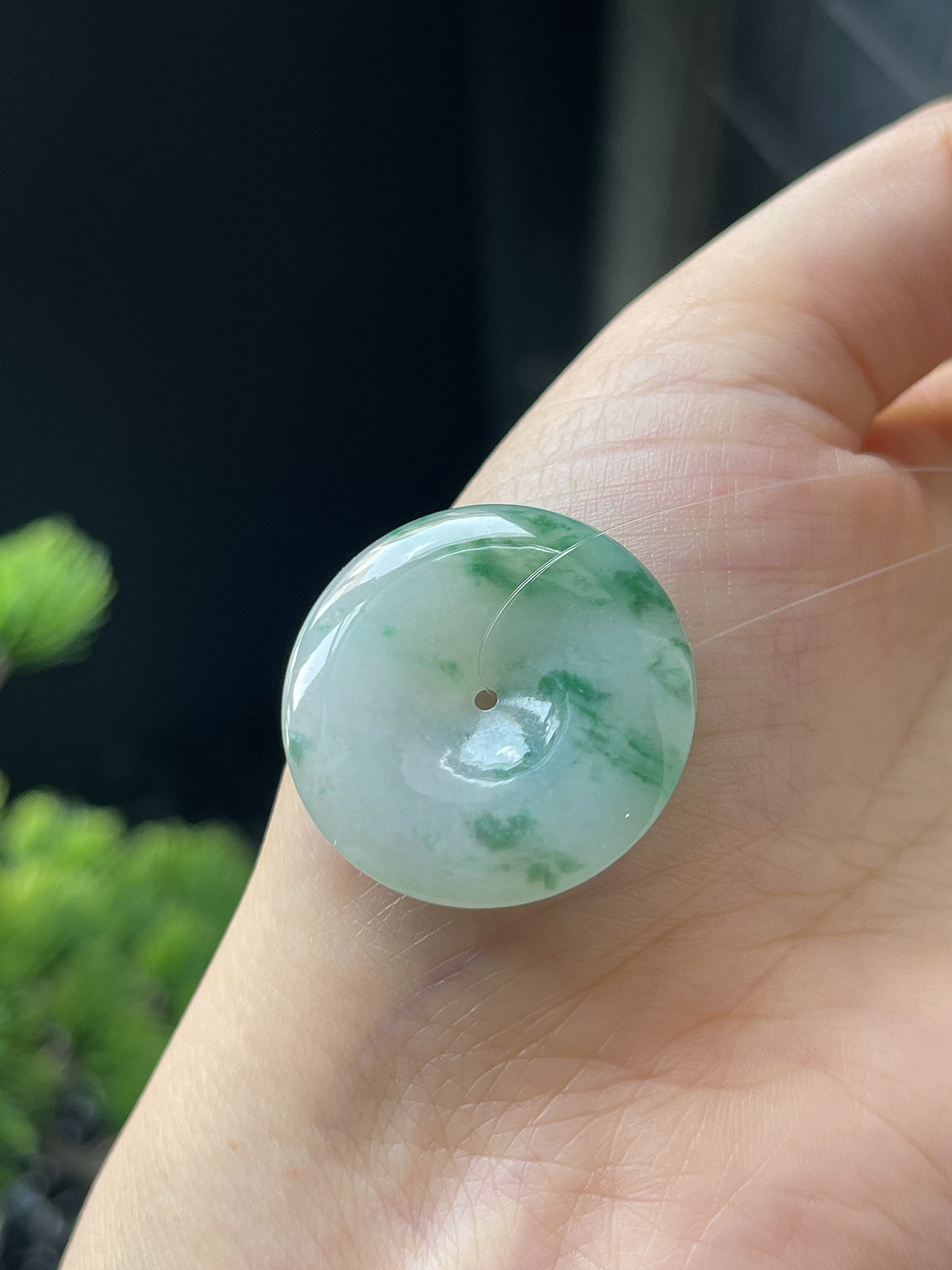 翡翠冰糯种飘绿平安扣