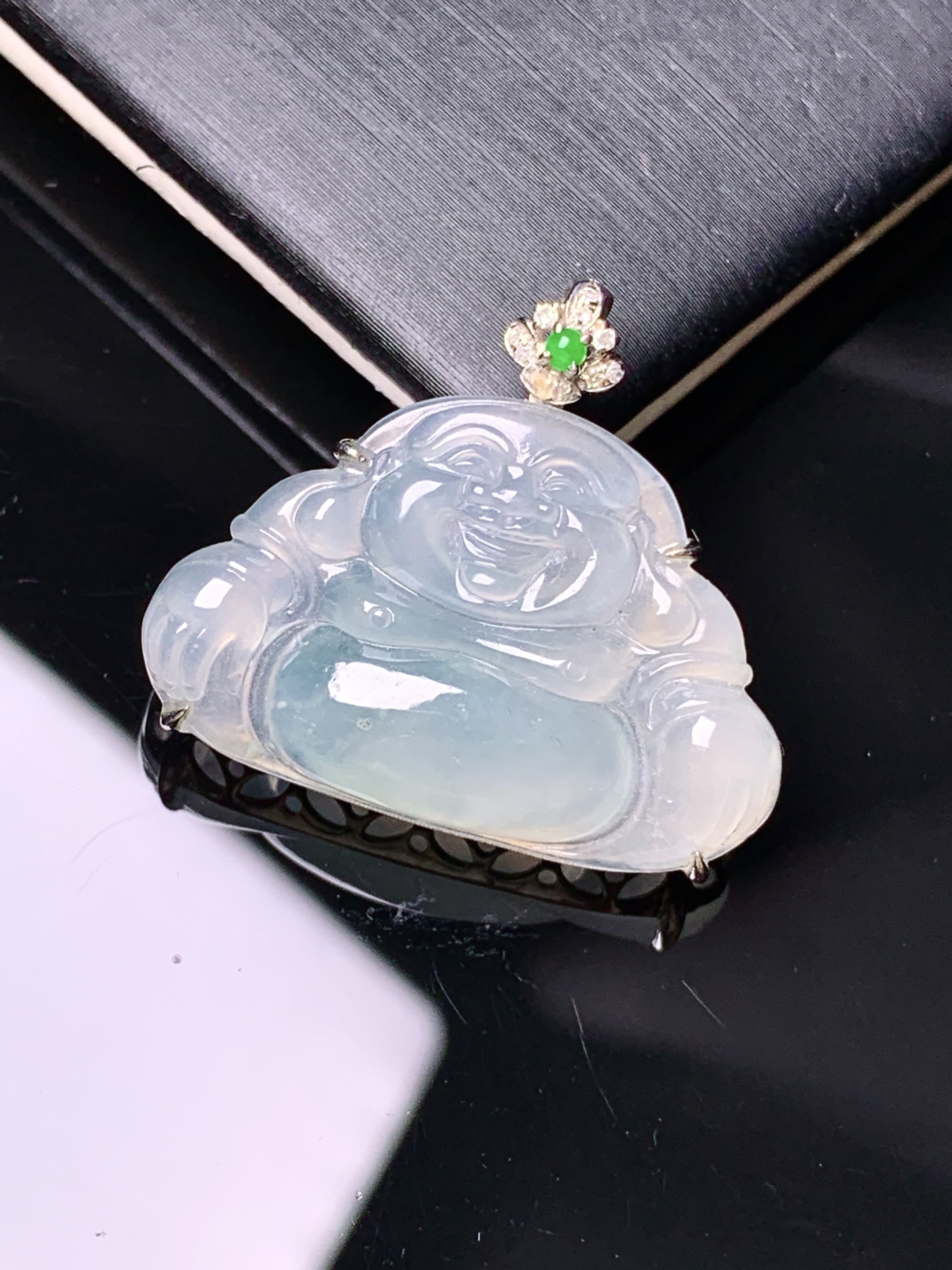 18k金钻冰种佛公镶嵌吊坠 玉质细腻 色泽艳丽清新 水润亮眼 整体尺寸24.5*28*6.6yz