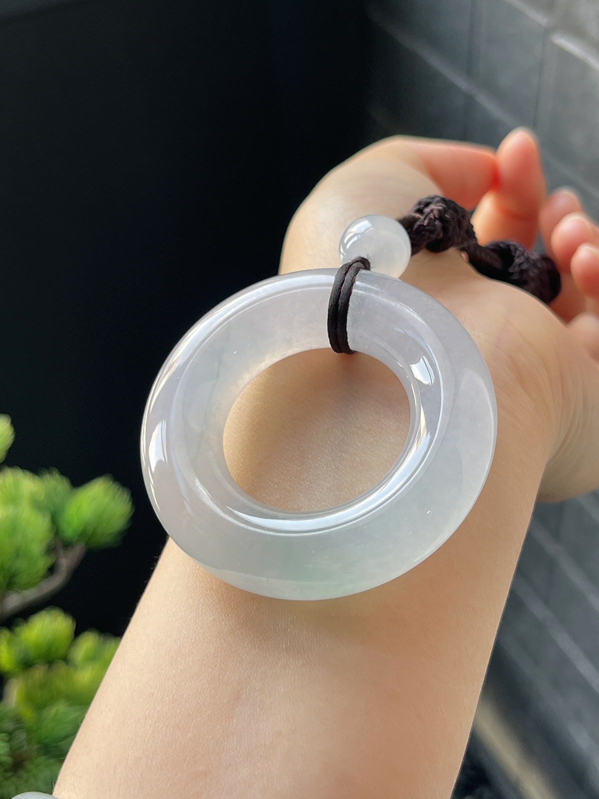 翡翠冰糯种白色平安扣，配珠未测