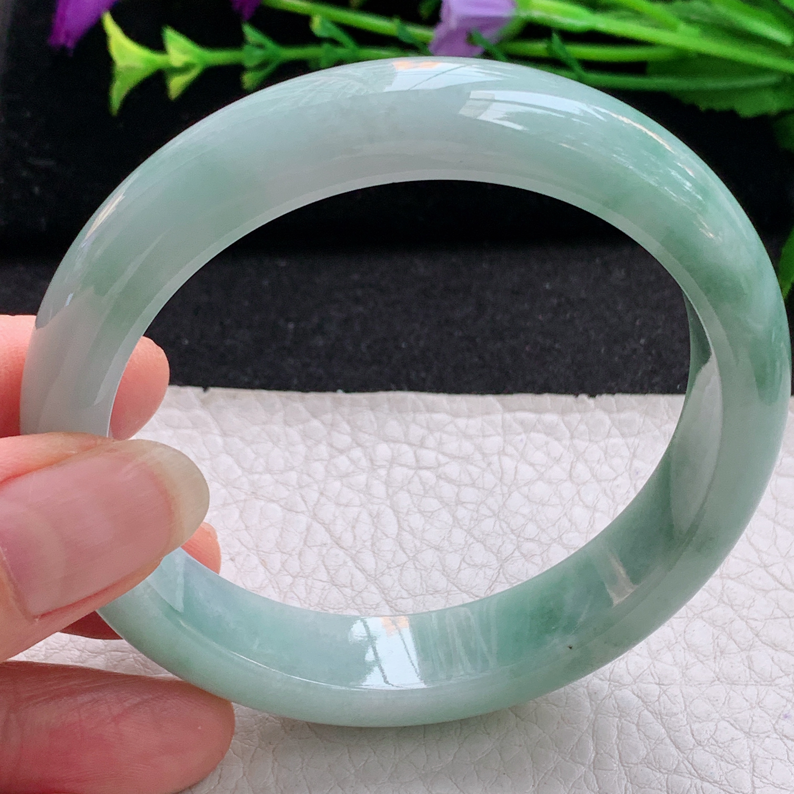 js实拍59*13.2*8.2平安镯 天然缅甸翡翠A货手镯水润飘花正圈玉手环