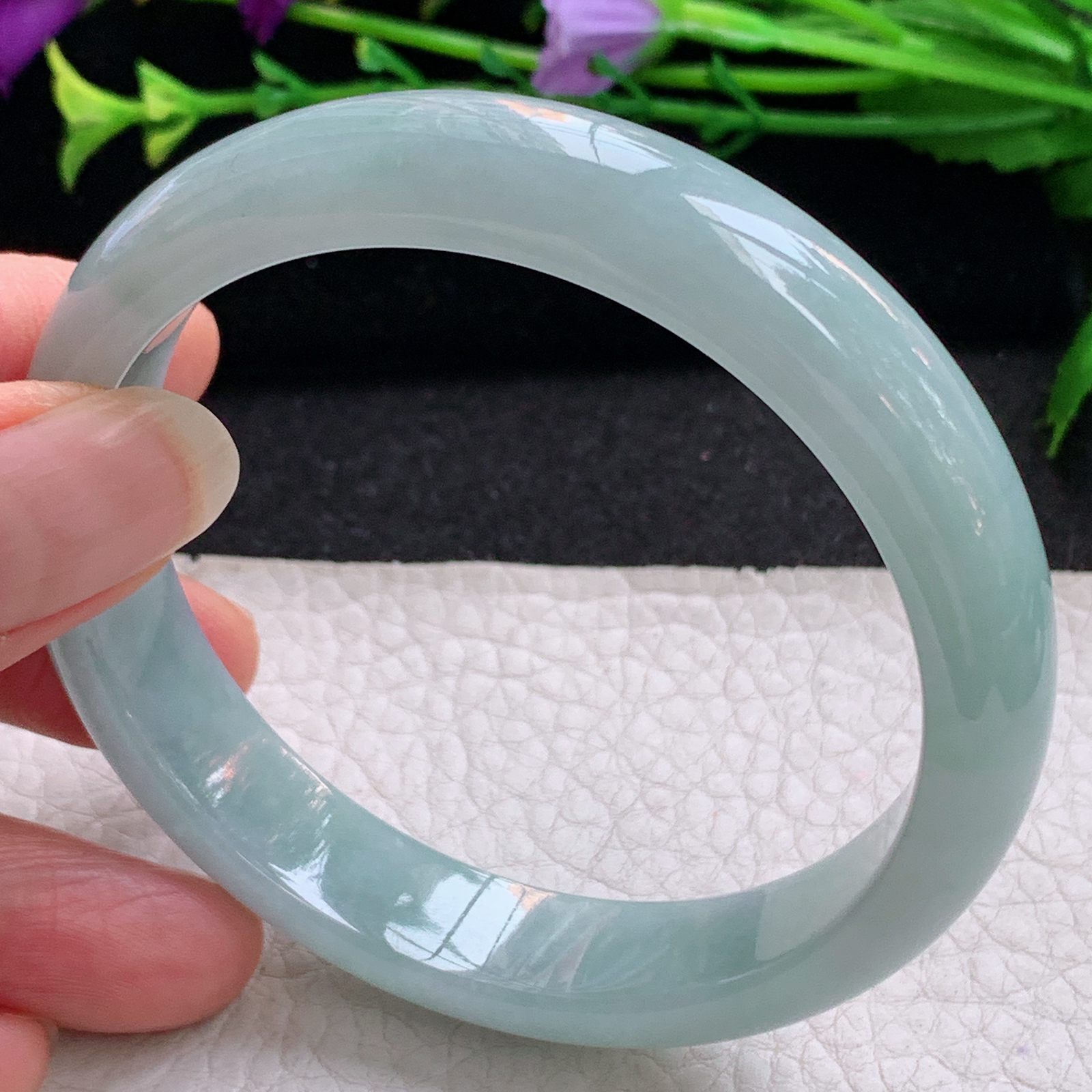 js实拍59*12.8*7.2平安镯 天然缅甸翡翠A货手镯淡蓝底正圈玉手环