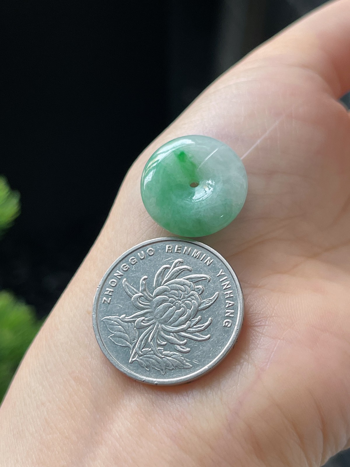 翡翠糯化种飘绿平安扣