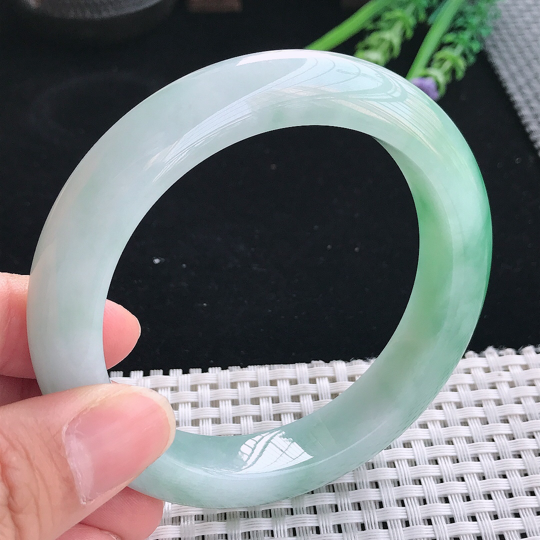 实拍天然翡翠61/13.2/10.2大圈口老坑冰润起胶飘阳绿手镯翡翠玉镯手环