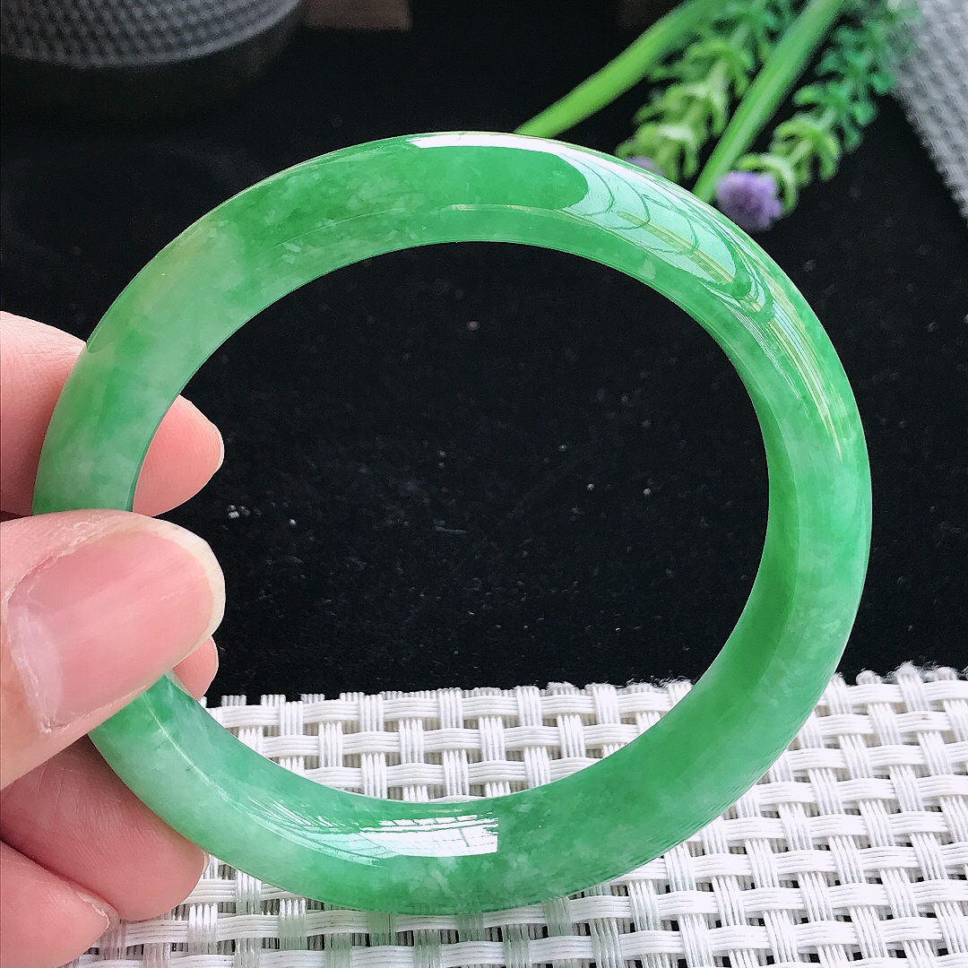 实拍天然翡翠56.5/11.8/8.3老坑精美满绿辣阳绿手镯翡翠玉镯手环