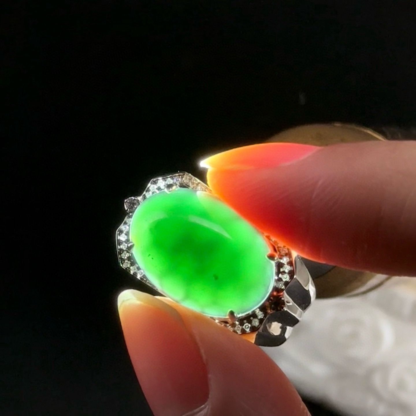 精品18k墨翠蛋面男戒 种好色正 黑度极好 打灯通透 油性十足 尺寸16.4