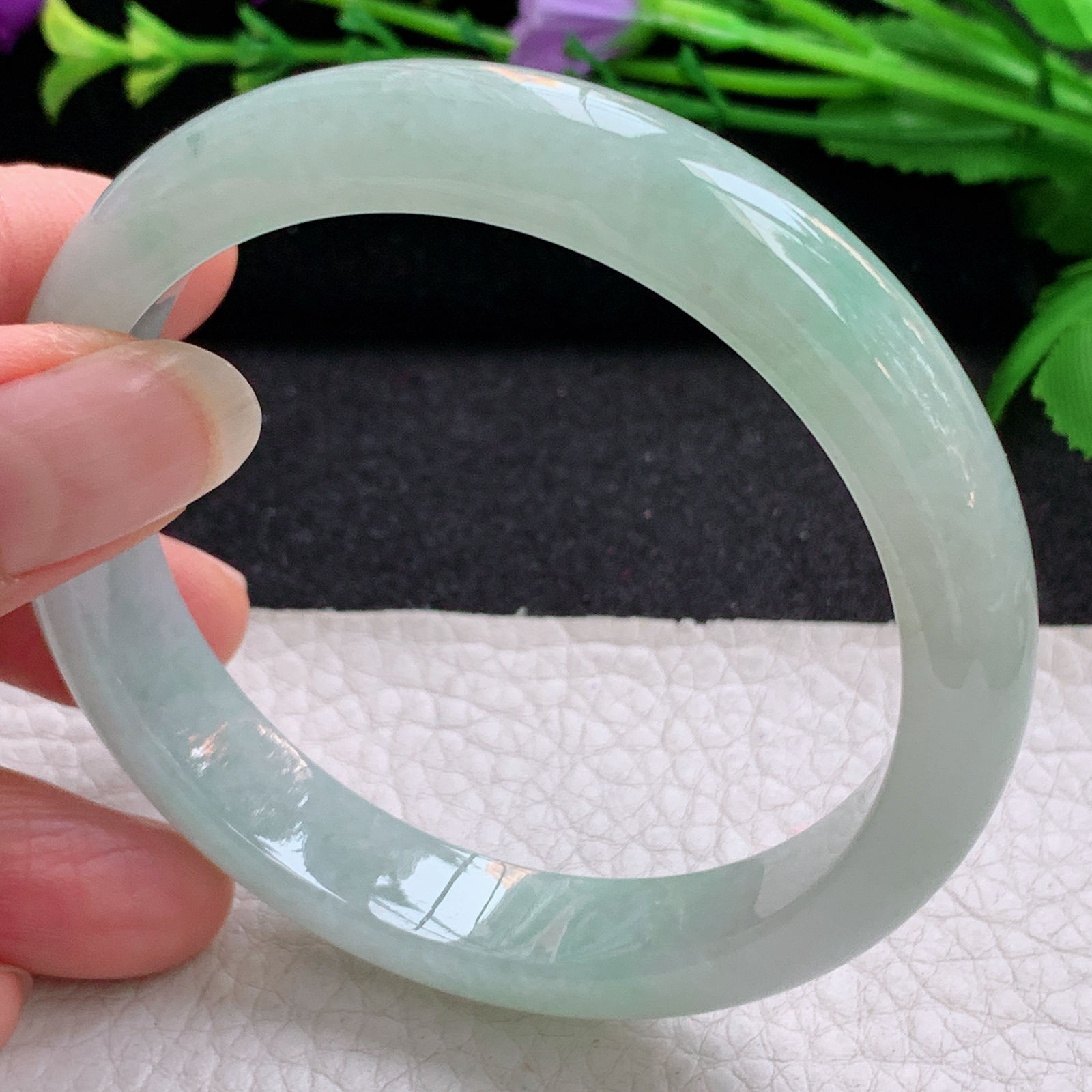 js实拍58*11.8*7.5平安镯 天然缅甸翡翠A货手镯清爽浅绿正圈玉手环