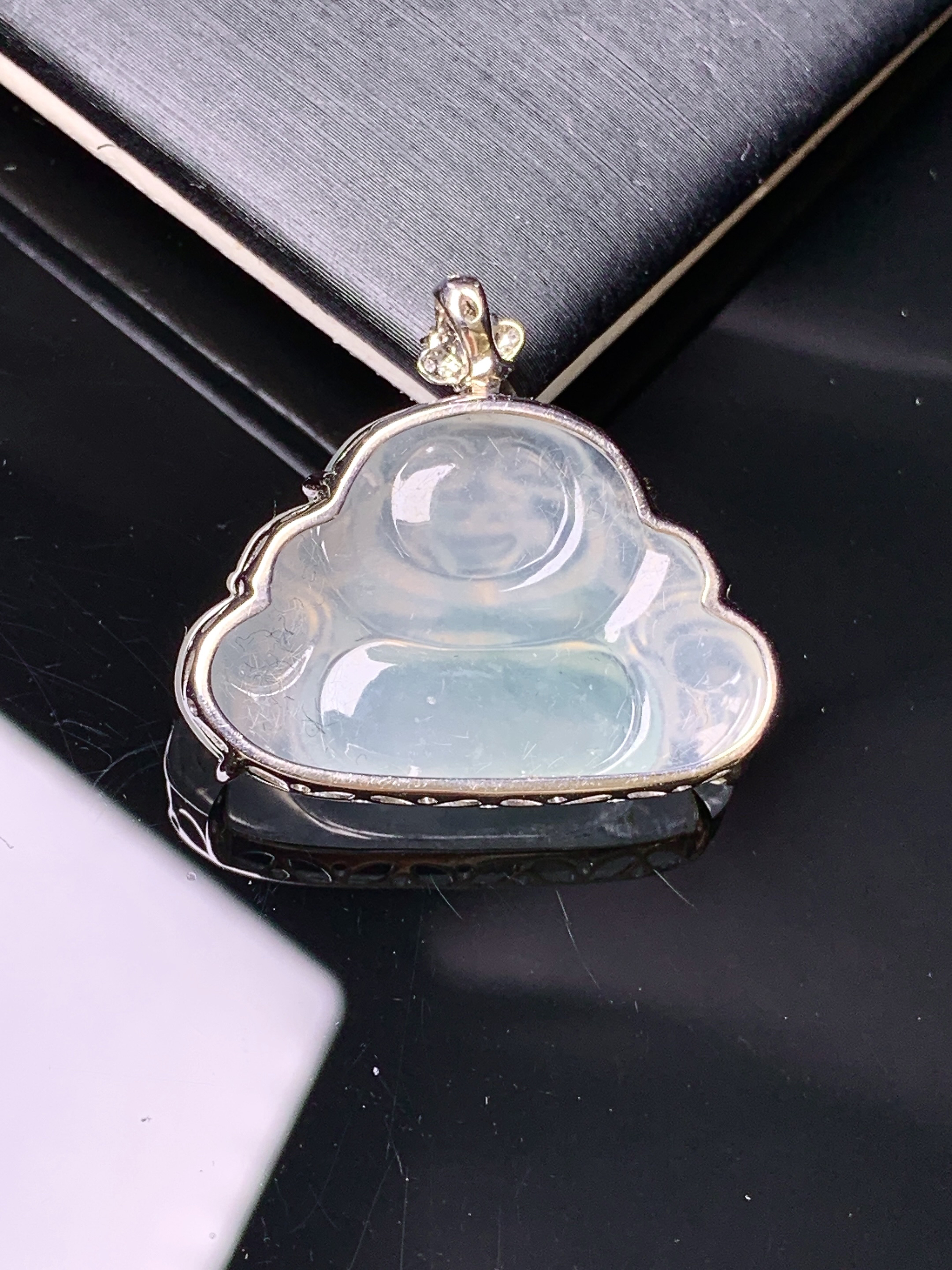 18k金钻冰种佛公镶嵌吊坠 玉质细腻 色泽艳丽清新 水润亮眼 整体尺寸24.5*28*6.6yz