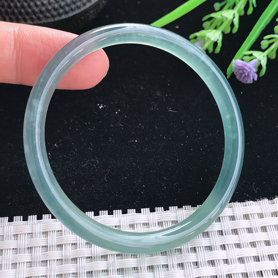 实拍天然翡翠52.5/6.2/5.6老坑秀气冰透满色蓝韵叮当镯翡翠玉镯手环