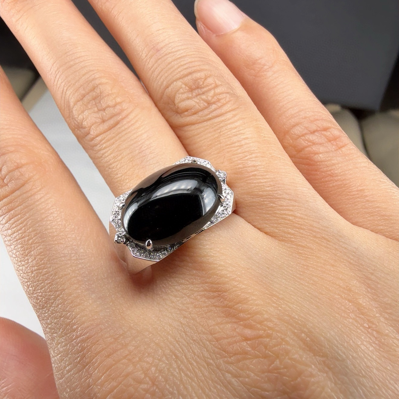 精品18k墨翠蛋面男戒 种好色正 黑度极好 打灯通透 油性十足 尺寸16.4