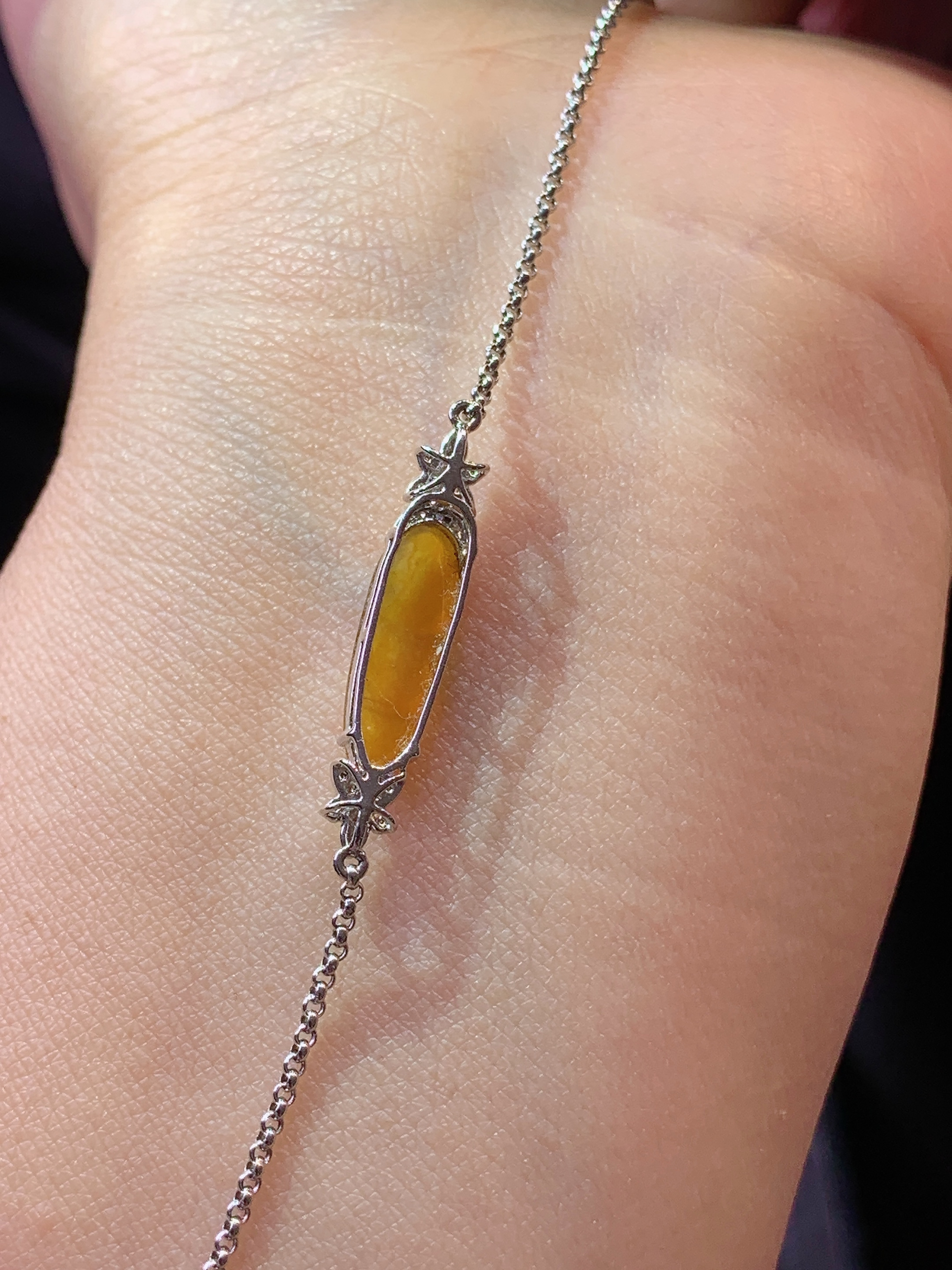 18k金钻镶嵌黄翡四季豆手链 玉质细腻 色泽艳丽清新 水润亮眼 整体尺寸180*5*4.3y4