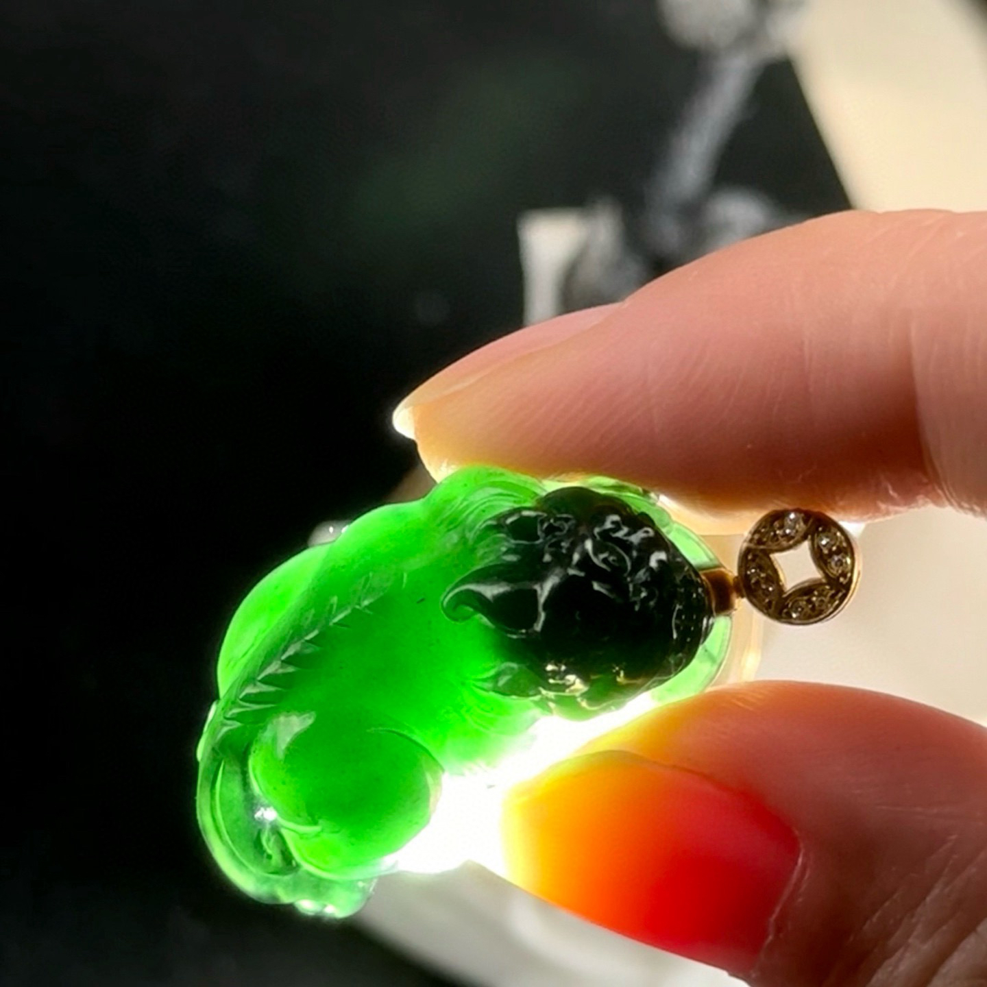 精品18k墨翠貔貅 种好色正 黑度极好 打灯通透 油性十足 尺寸33.3