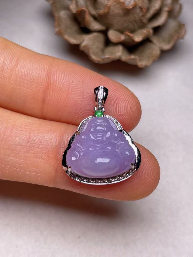 冰种淡紫罗兰佛公吊坠、真金真钻镶嵌，种水好，玉质细腻 .裸石尺寸 14.3*12.8