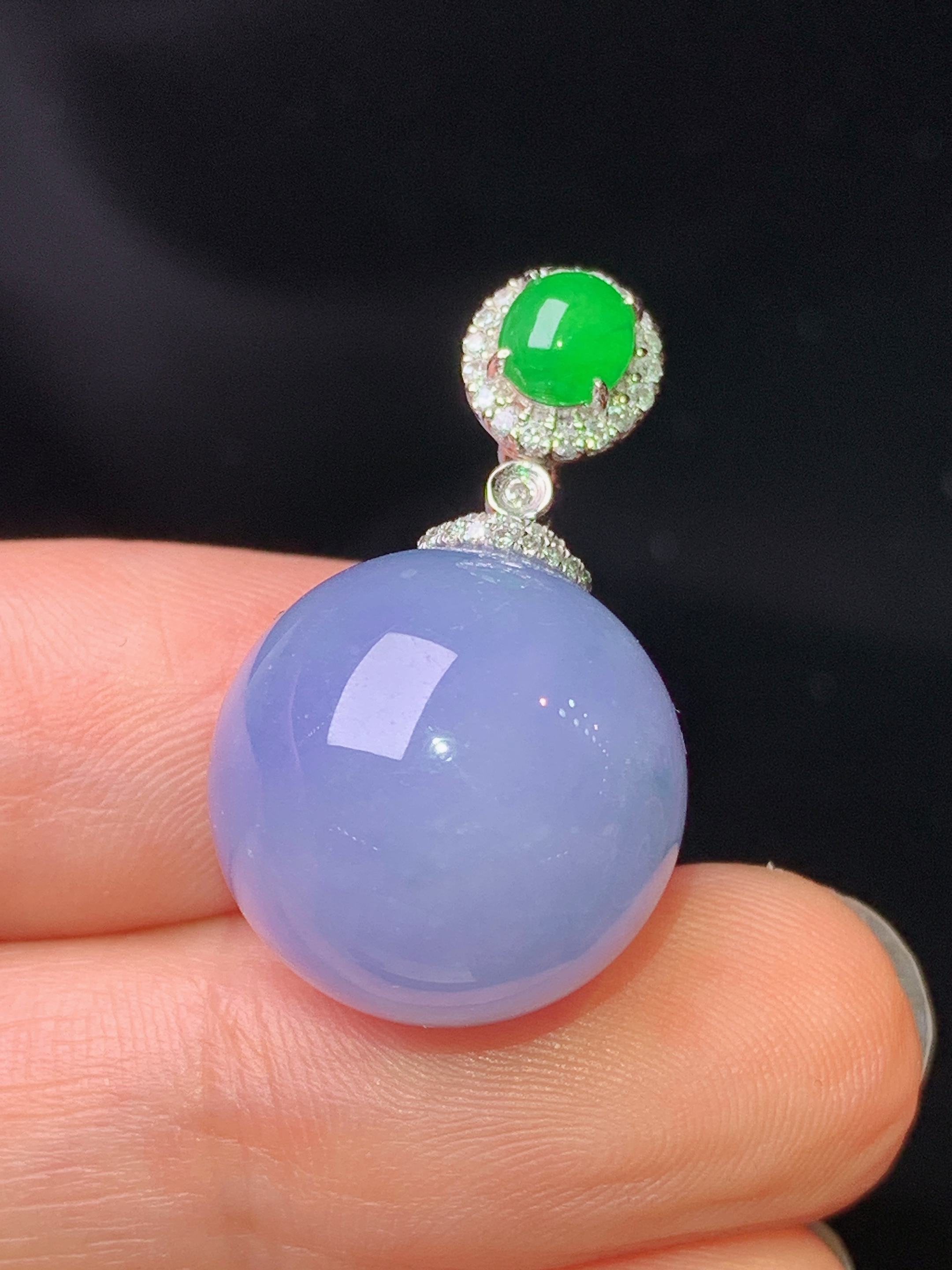 18k金钻镶嵌紫罗兰圆珠吊坠 玉质细腻 色泽艳丽清新 水润亮眼 整体尺寸27.3*16b1