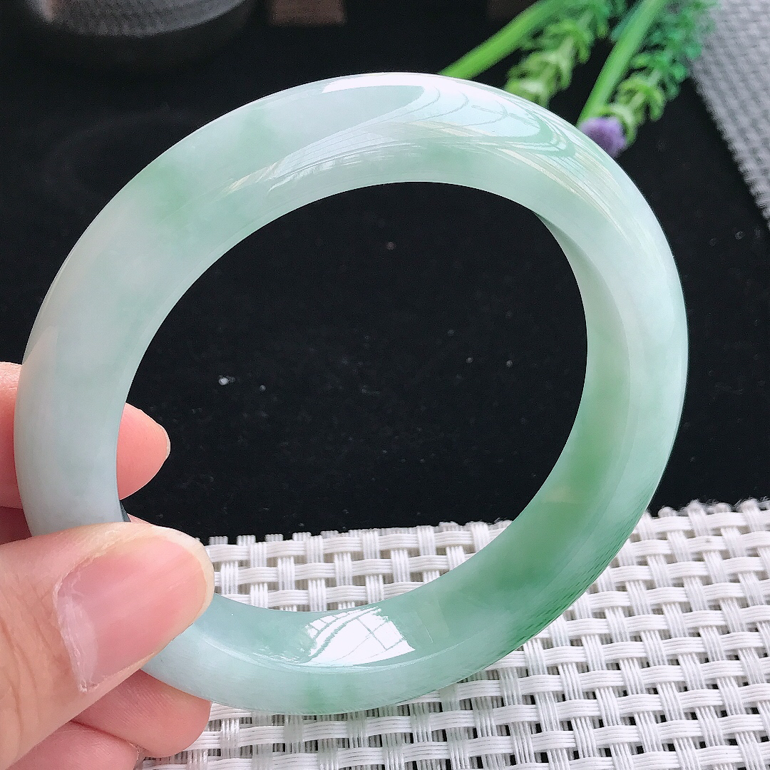 实拍天然翡翠61/13.2/10.2大圈口老坑冰润起胶飘阳绿手镯翡翠玉镯手环