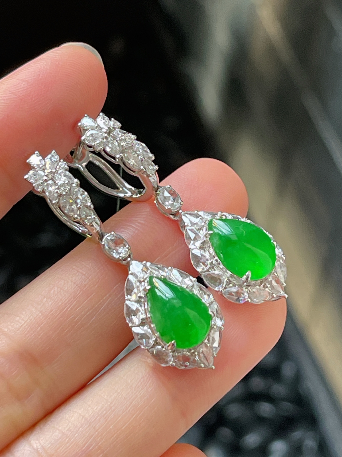 翡翠冰绿耳坠，印记：Au750,伴钻石