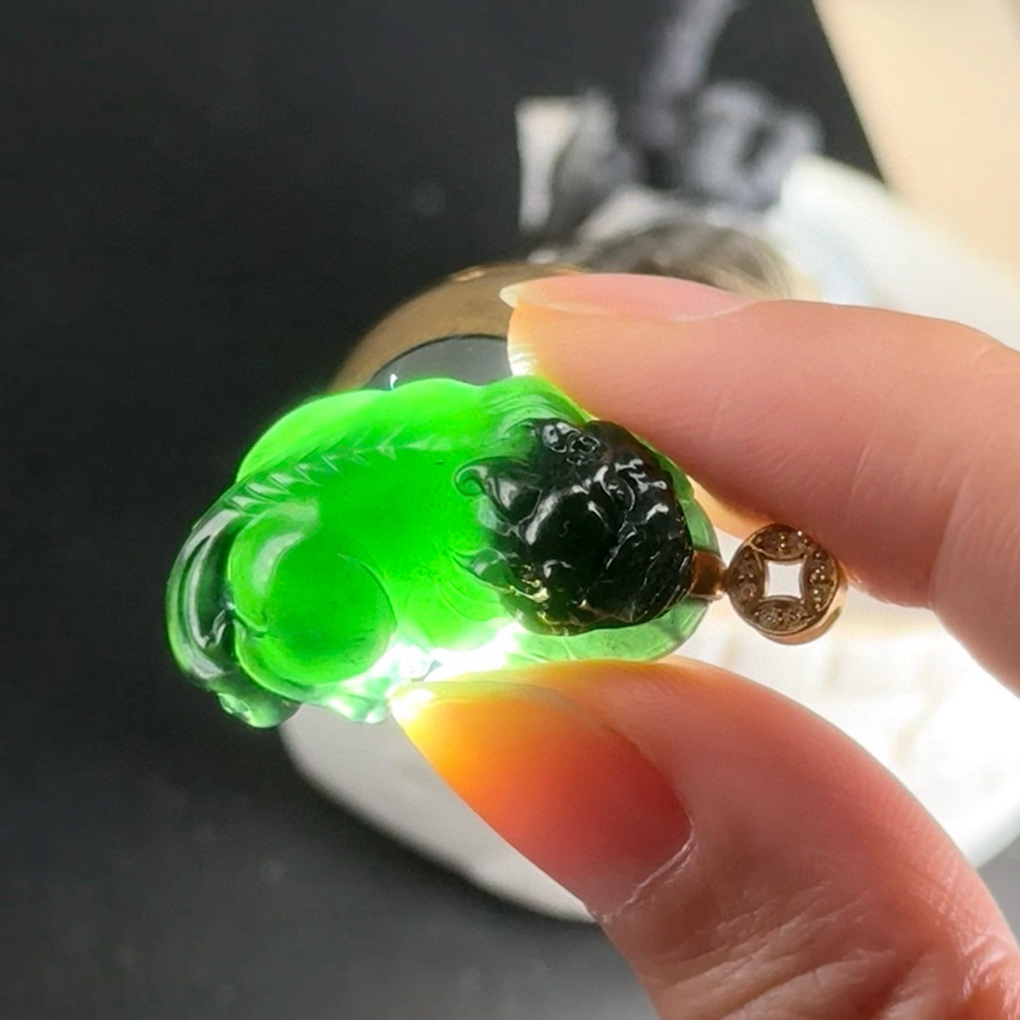 精品18k墨翠貔貅 种好色正 黑度极好 打灯通透 油性十足 尺寸33.3