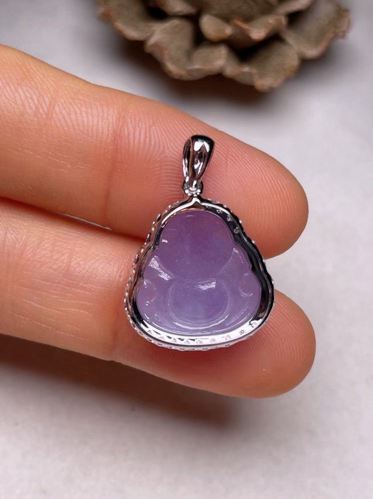 冰种淡紫罗兰佛公吊坠、真金真钻镶嵌，种水好，玉质细腻 .裸石尺寸 13.8*13.7