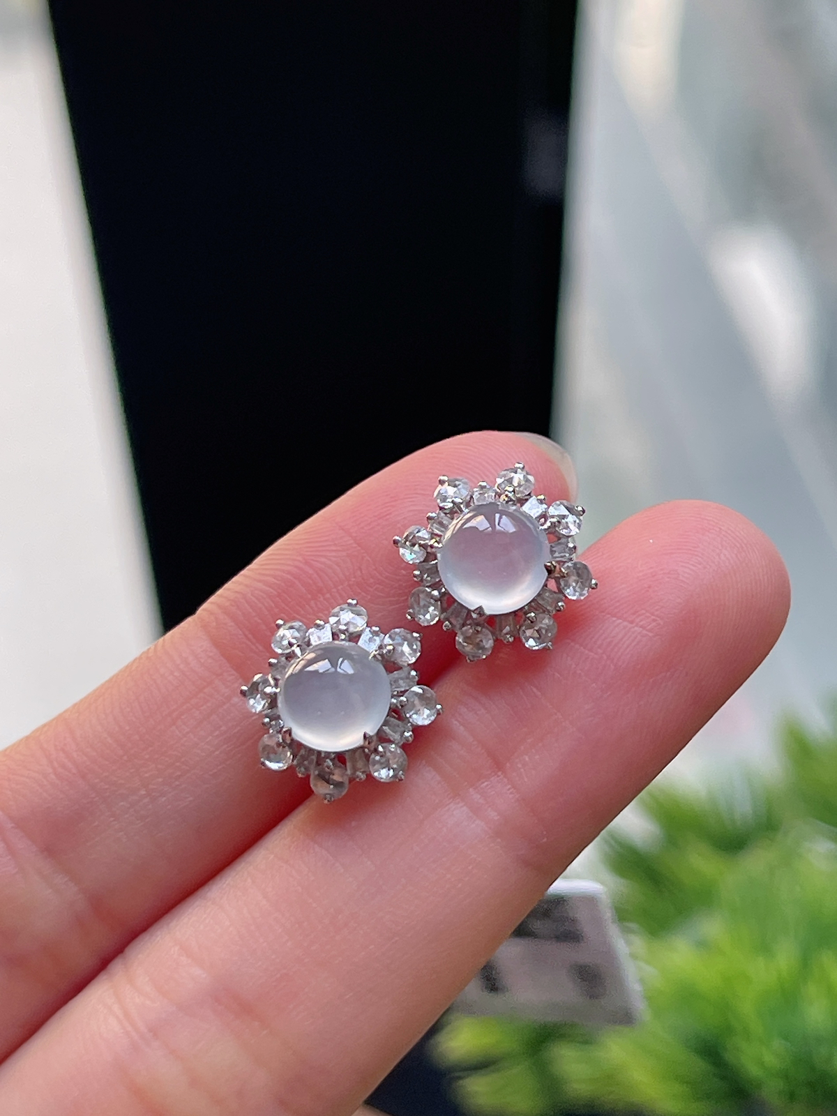 翡翠白冰耳坠，印记：Au750,伴钻石