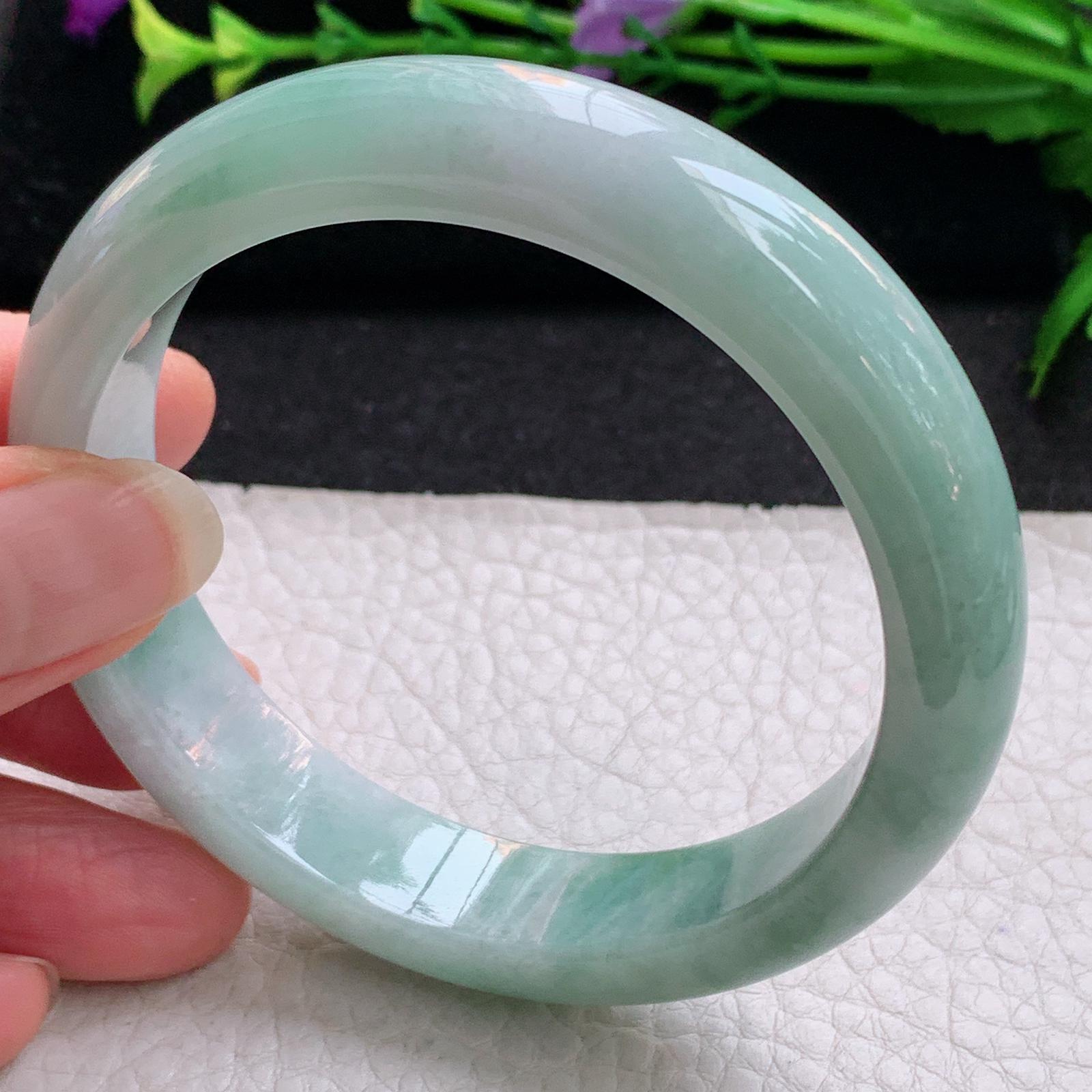 js实拍59*13.2*8.2平安镯 天然缅甸翡翠A货手镯水润飘花正圈玉手环