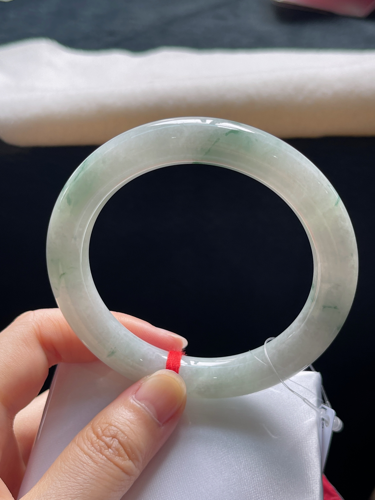 圆镯56圈口，翡翠糯化种飘花手镯