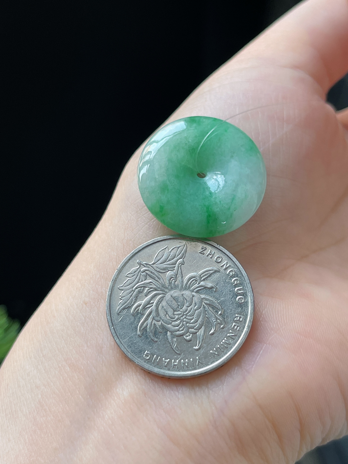 翡翠糯化种飘绿平安扣