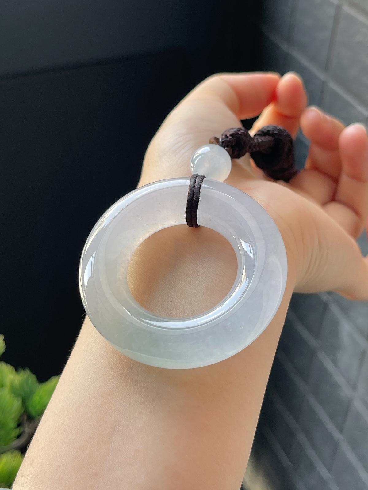 翡翠冰糯种白色平安扣，配珠未测