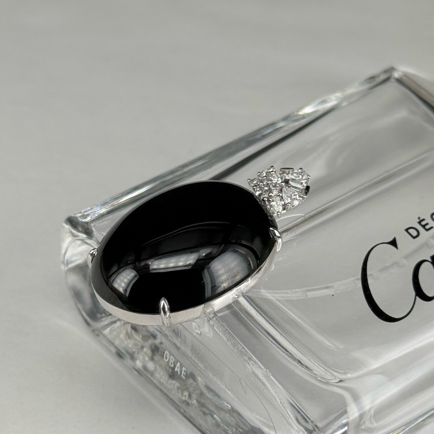 精品18k满钻墨翠蛋面吊坠 简约大气 种好色正 黑度极好 打灯通透 尺寸38.2