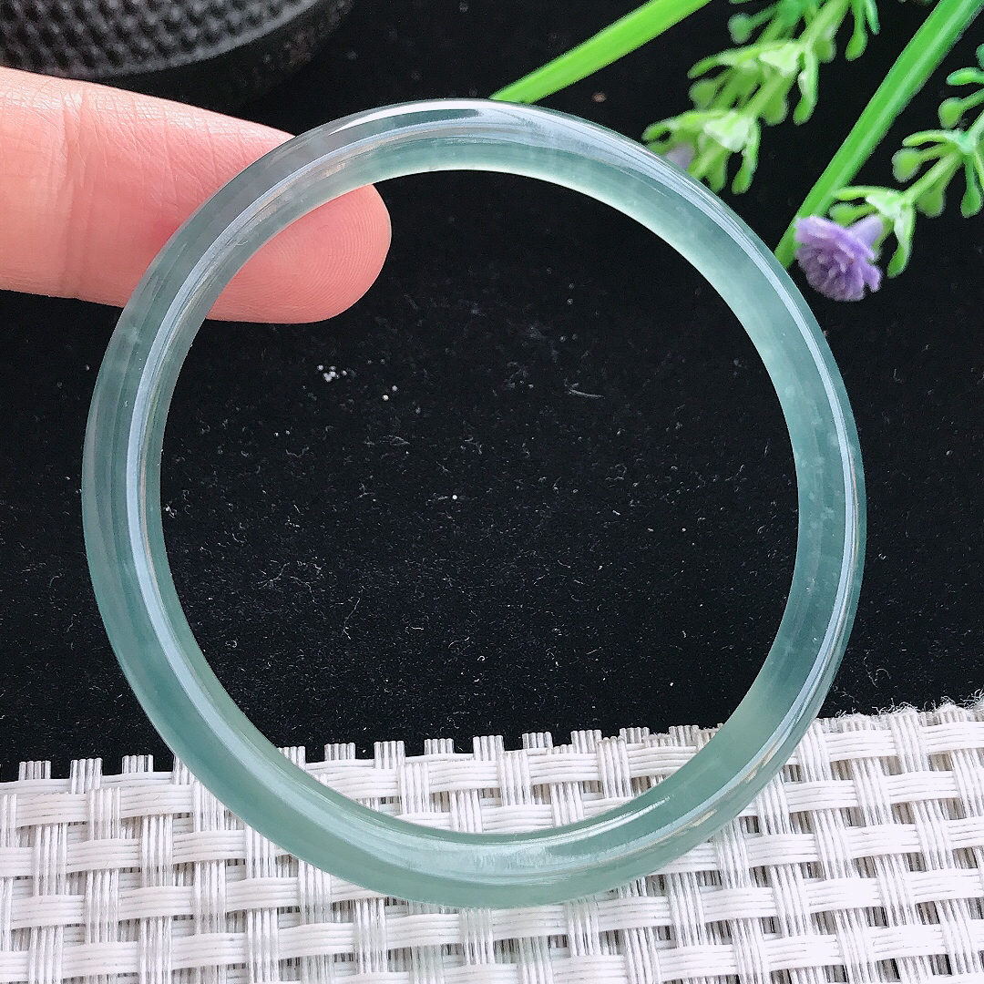 实拍天然翡翠52.5/6.2/5.6老坑秀气冰透满色蓝韵叮当镯翡翠玉镯手环