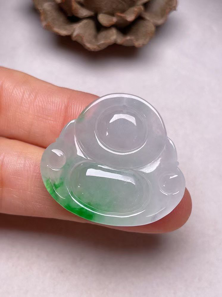 冰糯种飘绿【佛公】吊坠，种水好，玉质细腻 ，卖相好‘