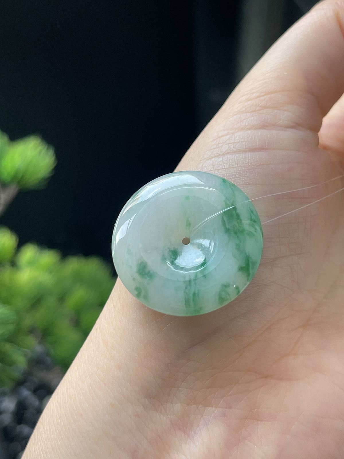 翡翠冰糯种飘绿平安扣