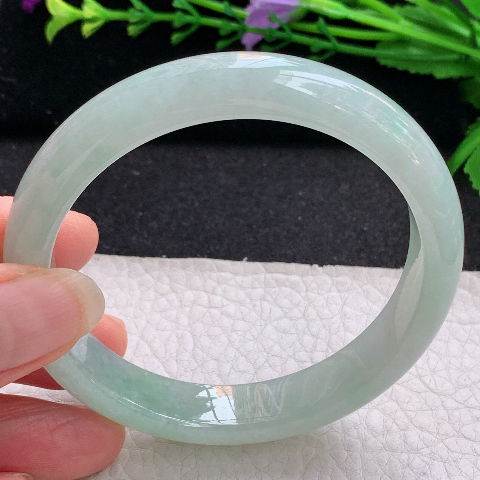 js实拍58*11.8*7.5平安镯 天然缅甸翡翠A货手镯清爽浅绿正圈玉手环