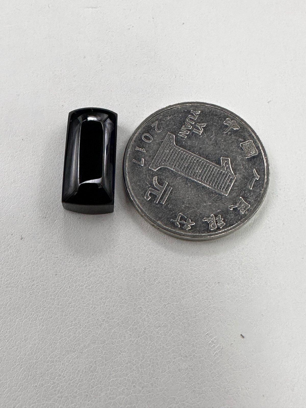 #限时特惠#墨翠马鞍戒面】，黑度极黑  灯照全透  呈帝王绿  种老起光  底极细腻  完美无裂  品相极好 镶嵌后效果倍增