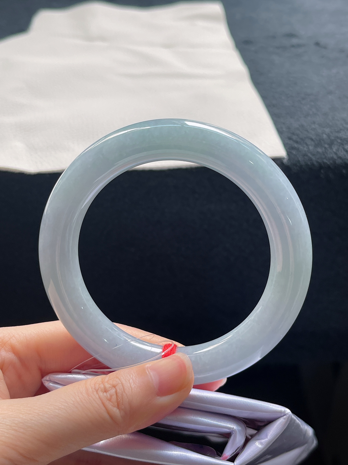 圆镯58.2圈口，翡翠糯化种淡蓝紫色手镯