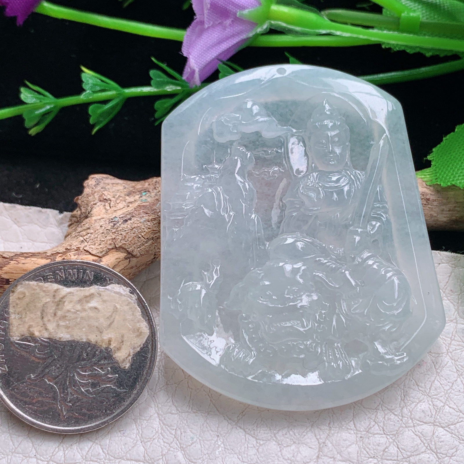 py实拍51.5*41.8*5.6缅甸翡翠精雕冰透生肖守护神文殊菩萨玉项坠 玉挂件