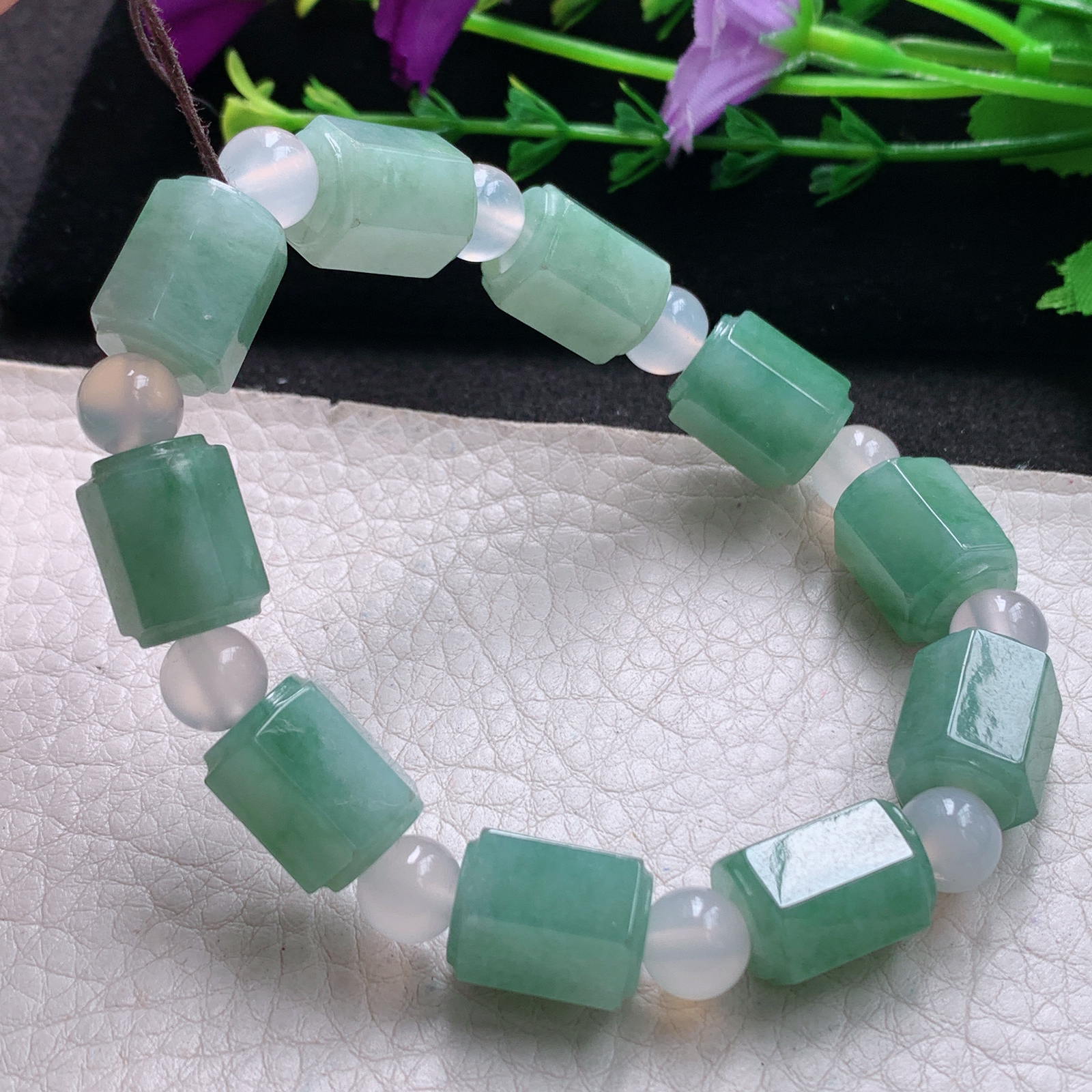 lz实拍14.5*10.8缅甸翡翠精雕冰飘花清爽满绿六六顺玉手链 玉手串