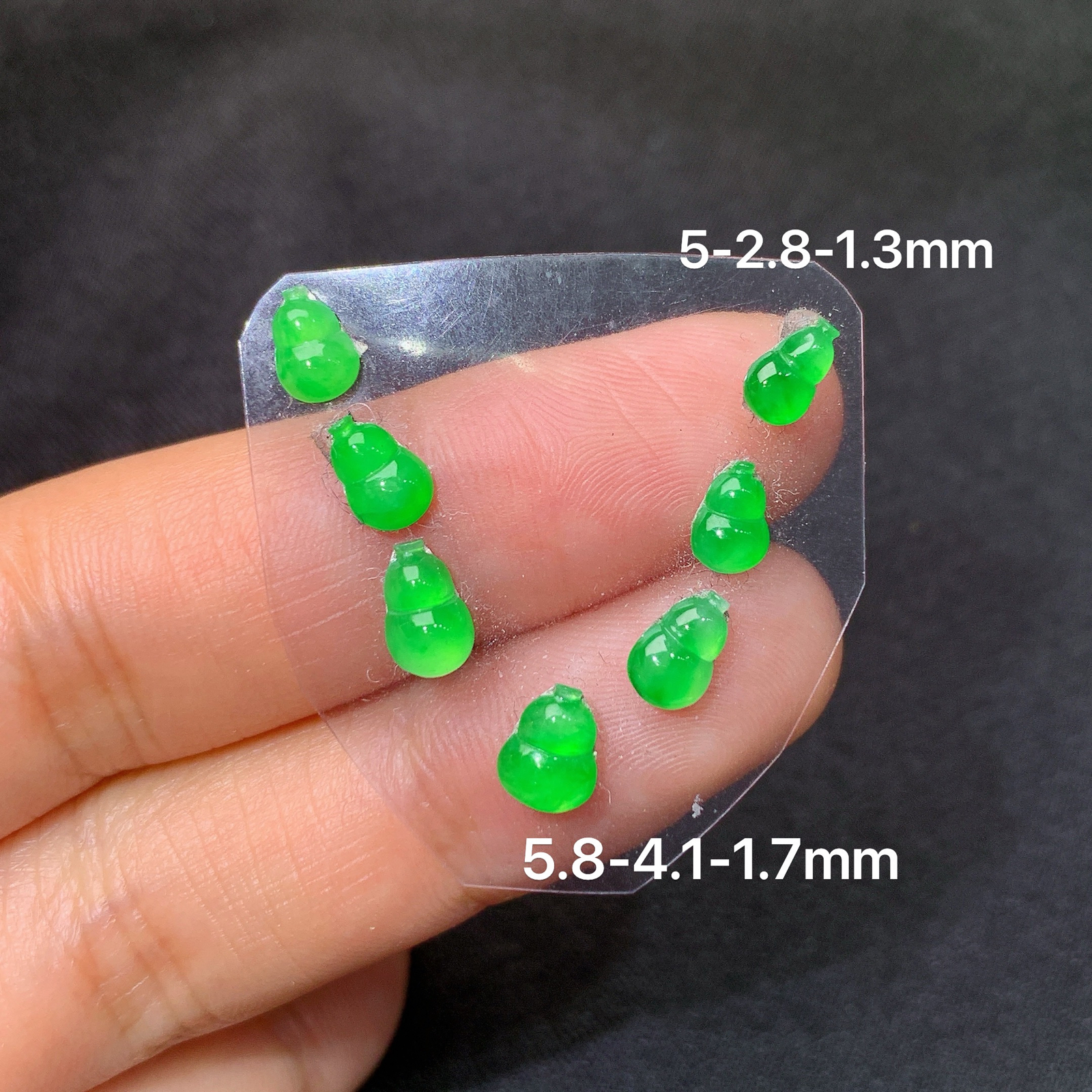 冰阳绿葫芦一手，镶嵌佳品，冰润色阳，玉质细腻，种水足，Mng  尺寸5.8*4.1*1.7