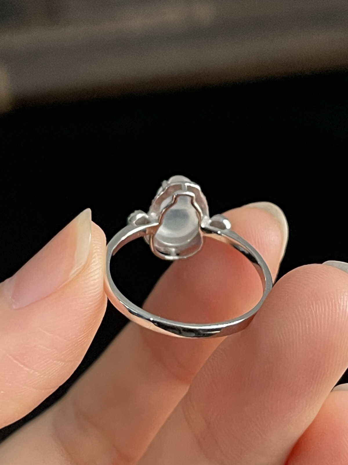 翡翠女戒，印记：G18K,伴钻石