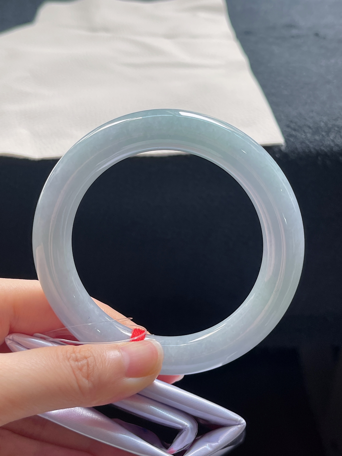 圆镯58.2圈口，翡翠糯化种淡蓝紫色手镯