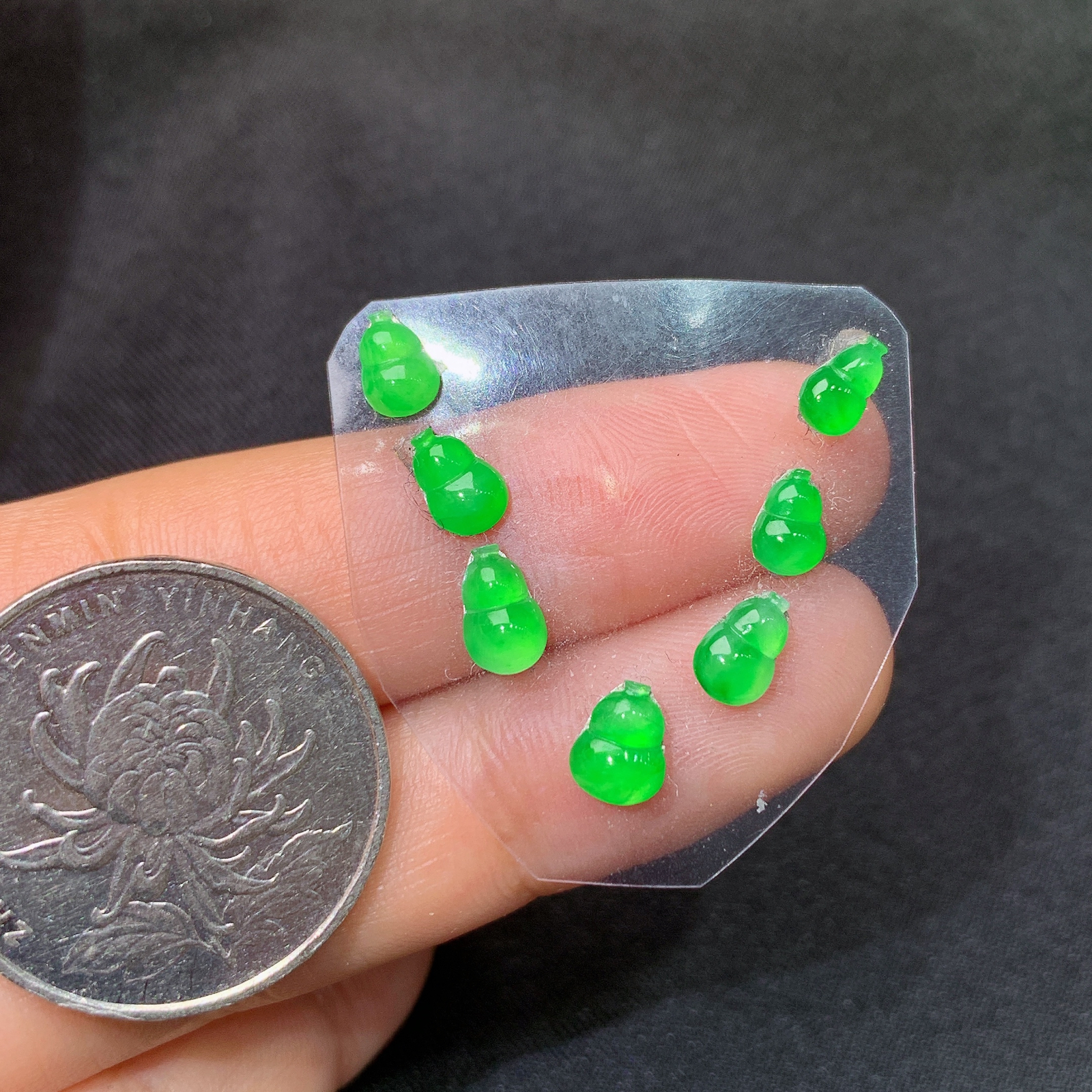 冰阳绿葫芦一手，镶嵌佳品，冰润色阳，玉质细腻，种水足，Mng  尺寸5.8*4.1*1.7